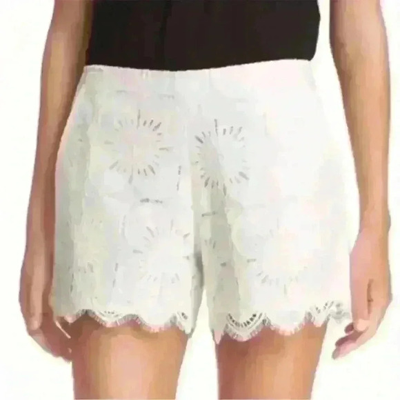 Trina Turk, white shorts, size 6 with beautiful lacing and pockets - Picture 3 of 8